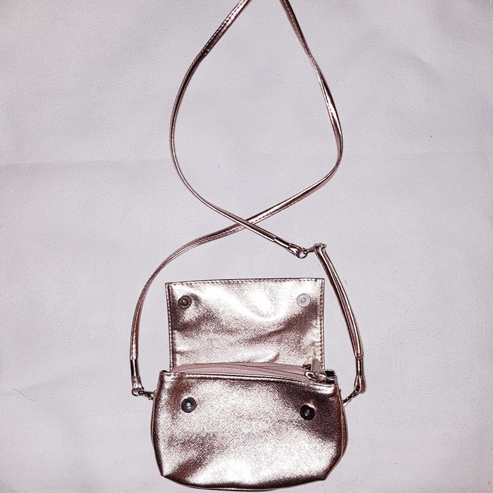 𝘚𝘈𝘓𝘌 🎉 Rose Gold Multifunction Purse Wristlet